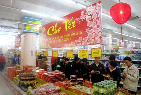 Mặc dù các doanh nghiệp dịch vụ thương mại trên địa bàn Hà Tĩnh đã nỗ lực bình ổn giá nhưng giá cả nhiều mặt hàng trong dịp Tết Tân Mão vẫn tăng