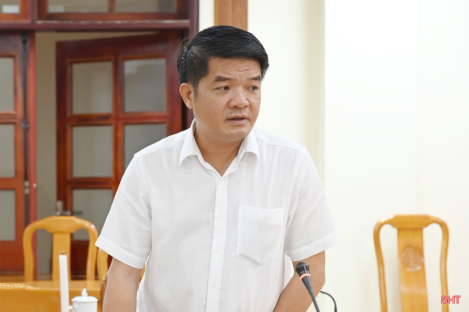 Chủ tịch Ủy ban MTTQ tỉnh Trần Nhật Tân phát biểu tại cuộc họp.