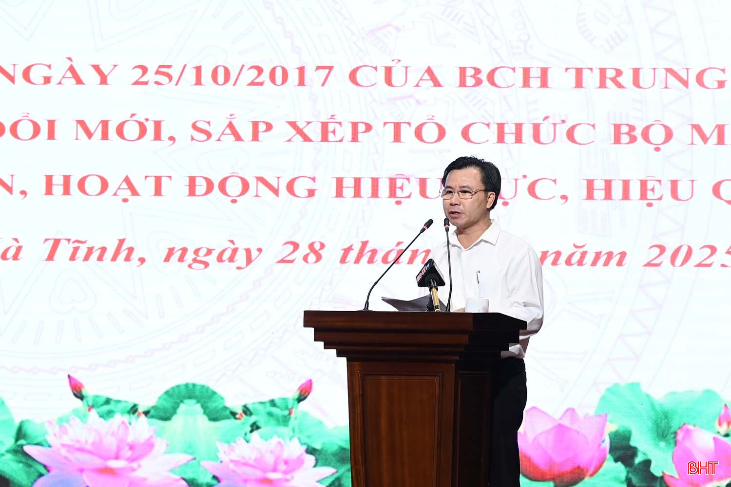 Giám đốc Sở NN&MT Lê Ngọc Huấn phát biểu tham luận tại hội nghị. bqbht_br_dsc-90d71.jpg