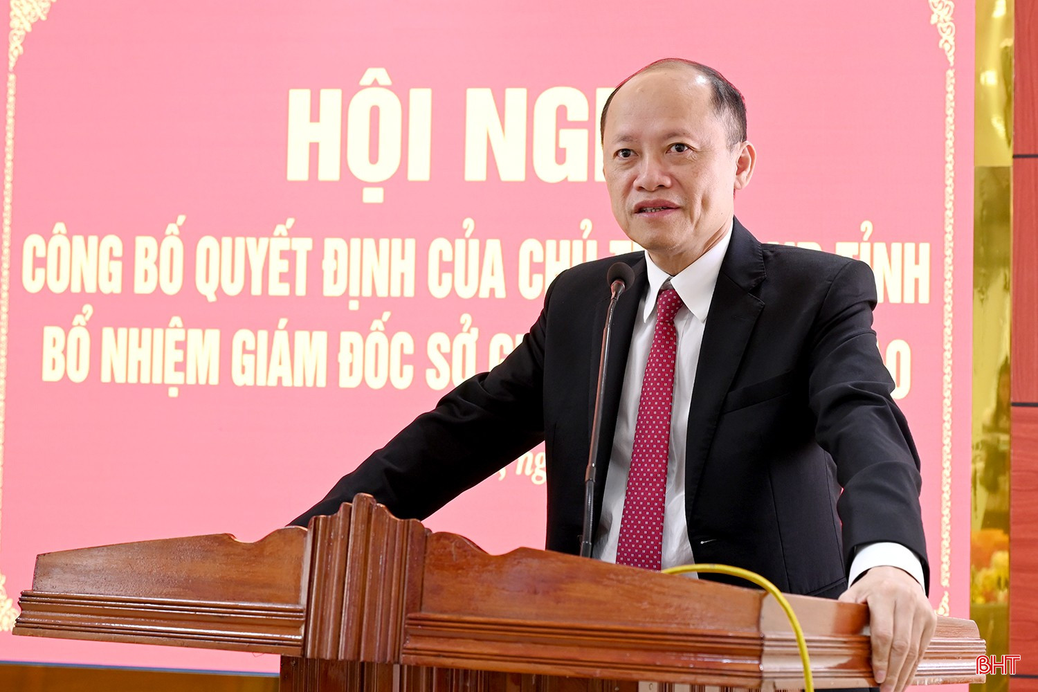 Phó Bí thư Thường trực Tỉnh ủy - Chủ tịch HĐND tỉnh Nguyễn Hồng Lĩnh phát biểu giao nhiệm vụ.