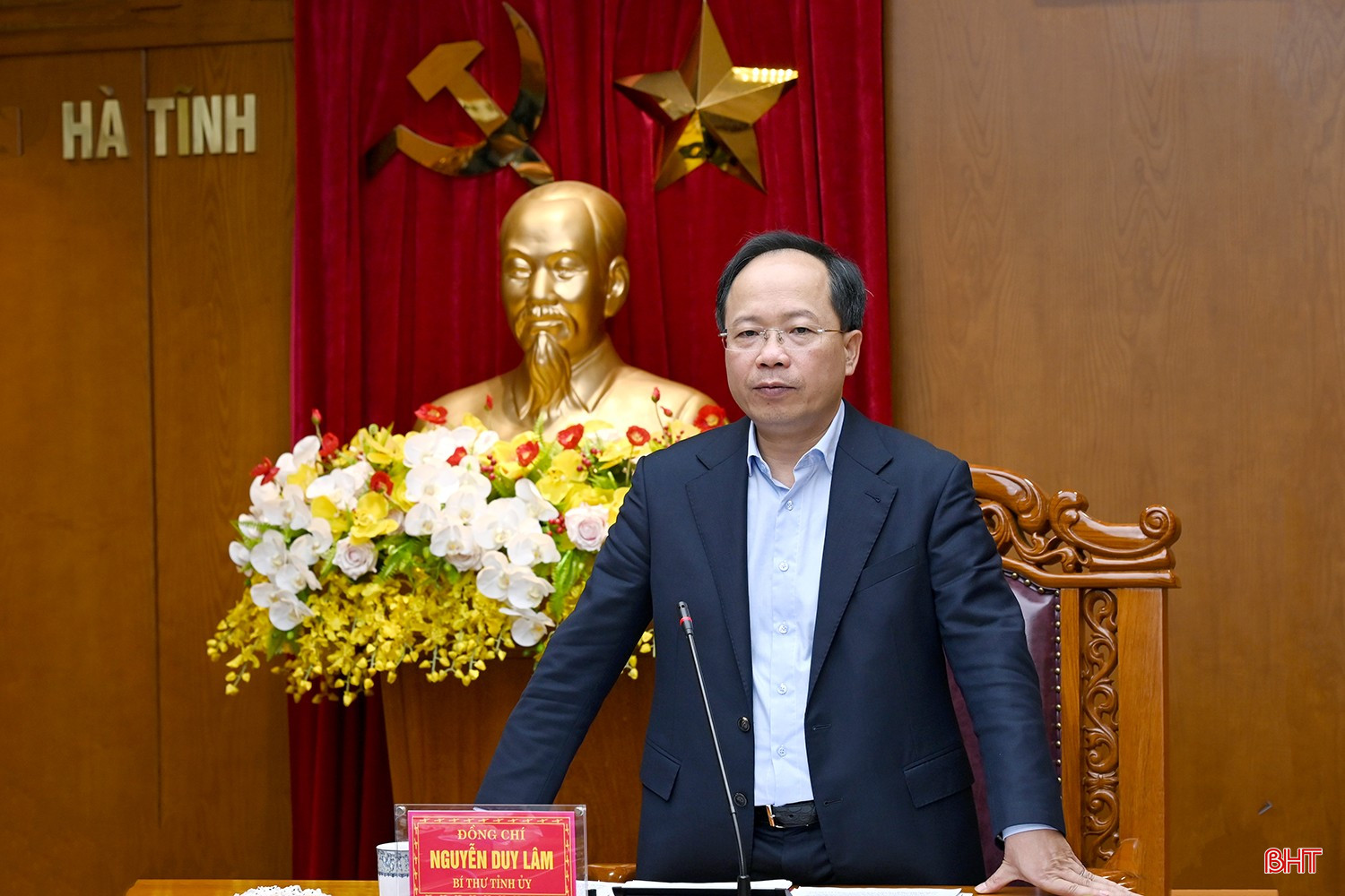 Bí thư Tỉnh ủy Nguyễn Duy Lâm kết luận cuộc họp. bqbht_br_dsc-s8956.jpg