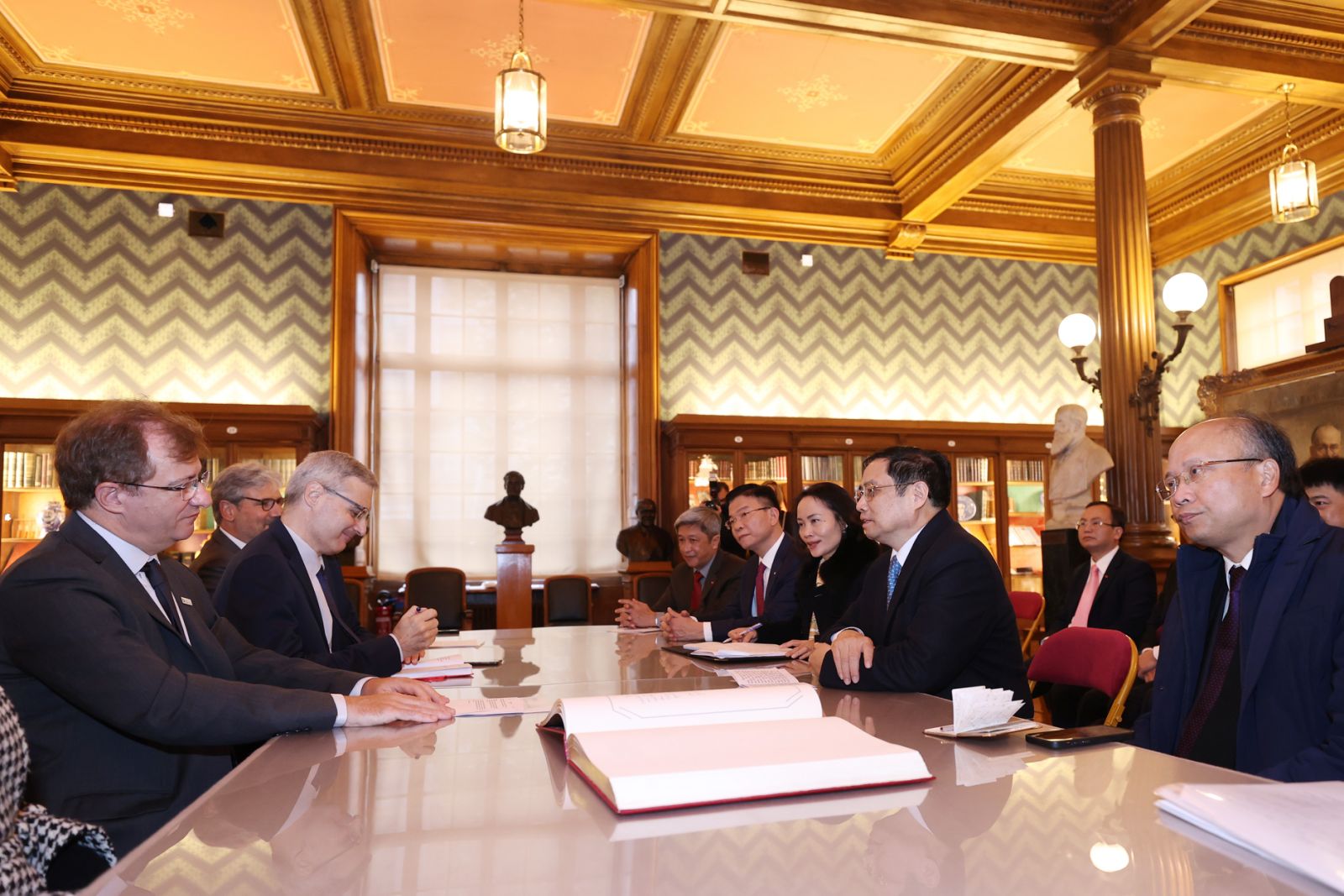 Thủ tướng Phạm Minh Chính làm việc với Viện Pasteur Paris Một Việt Nam tự tin, trách nhiệm, chân thành và khát vọng vươn lên mạnh mẽ