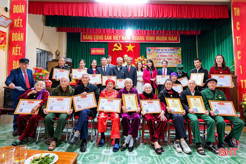 Hoạt động mừng thọ, chúc thọ cũng diễn ra sôi nổi tại xã Trường Lưu. Xuân Bính Ngọ 2026, toàn xã có 450 người cao tuổi được Nhà nước chúc thọ, mừng thọ, trong đó có 14 cụ tròn 100 và 41 cụ trên 100 tuổi...