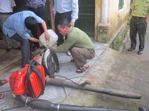 BQL RPH Sông Ngàn Phố kiểm tra hoạt động máy thổi gió để sẵn sàng cho nhiệm vụ PCCCR.