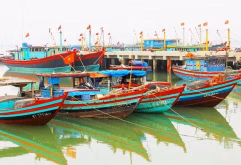 Đầu tư cải hoán để những con tàu ngày càng lớn hơn là ước mơ hiện nay của nhiều ngư dân Thạch Kim