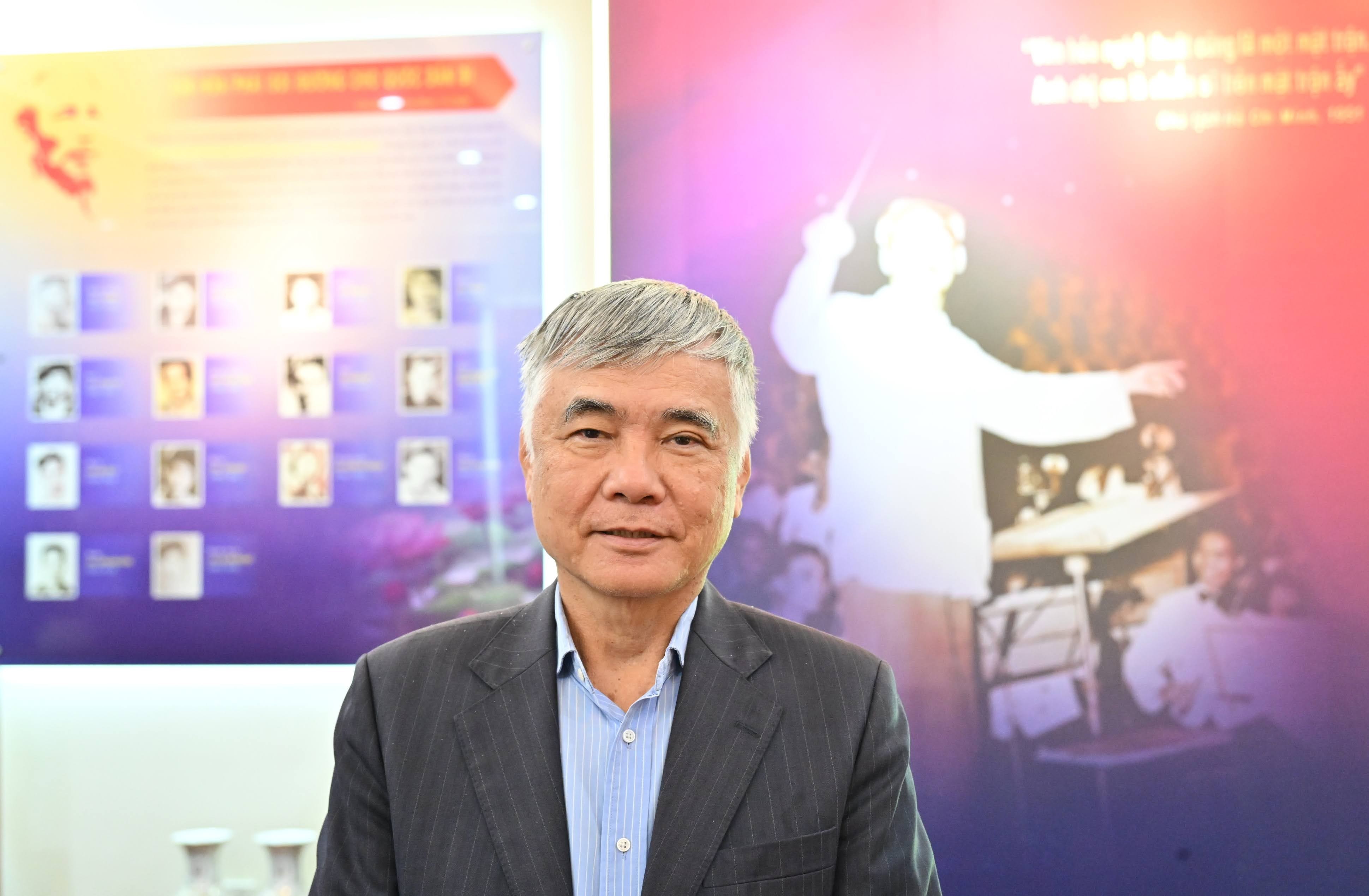 Với nguyên Phó Chủ nhiệm Ủy ban Kinh tế Nguyễn Văn Phúc, ca khúc "Nguyện vì dân" là tình cảm ông dành tặng Quốc hội - cơ quan mà vợ chồng ông gắn bó, cống hiến suốt cuộc đời công tác. Ảnh: Quang Khánh