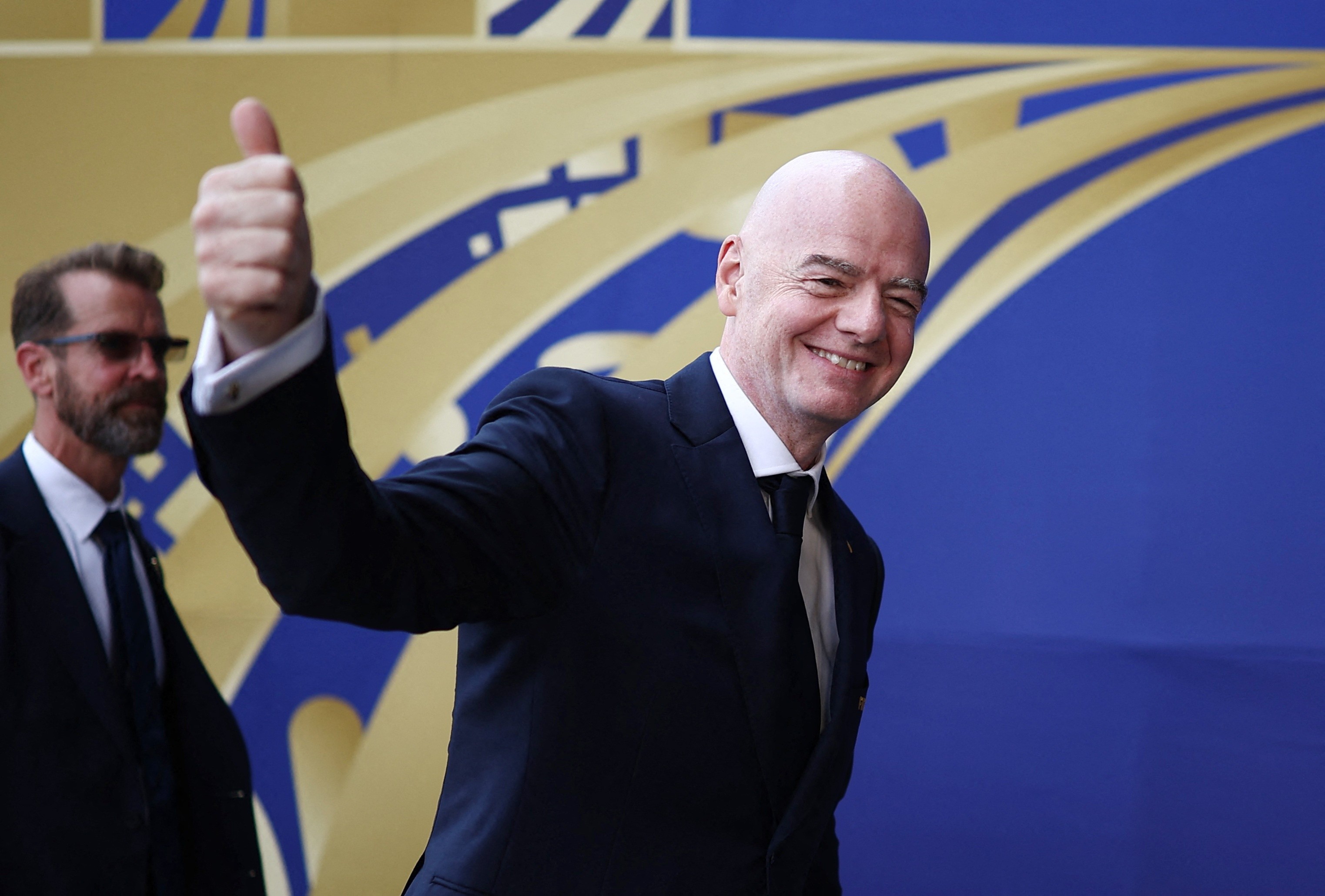 Kế hoạch bán cổ phần liên quan đến World Cup đẩy Gianni Infantino vào cuộc khủng hoảng quyền lực lớn nhất trong 10 năm lãnh đạo FIFA.
