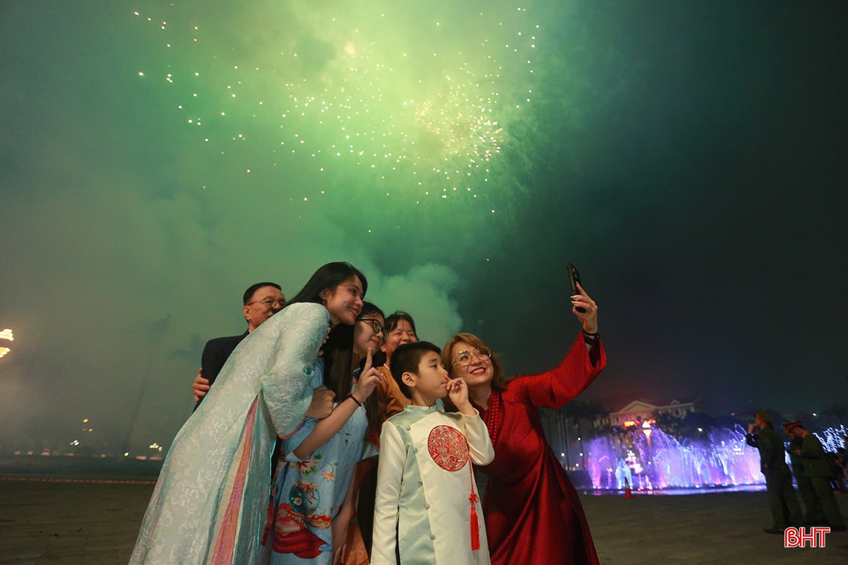 Không khí đón giao thừa tại phường Thành Sen