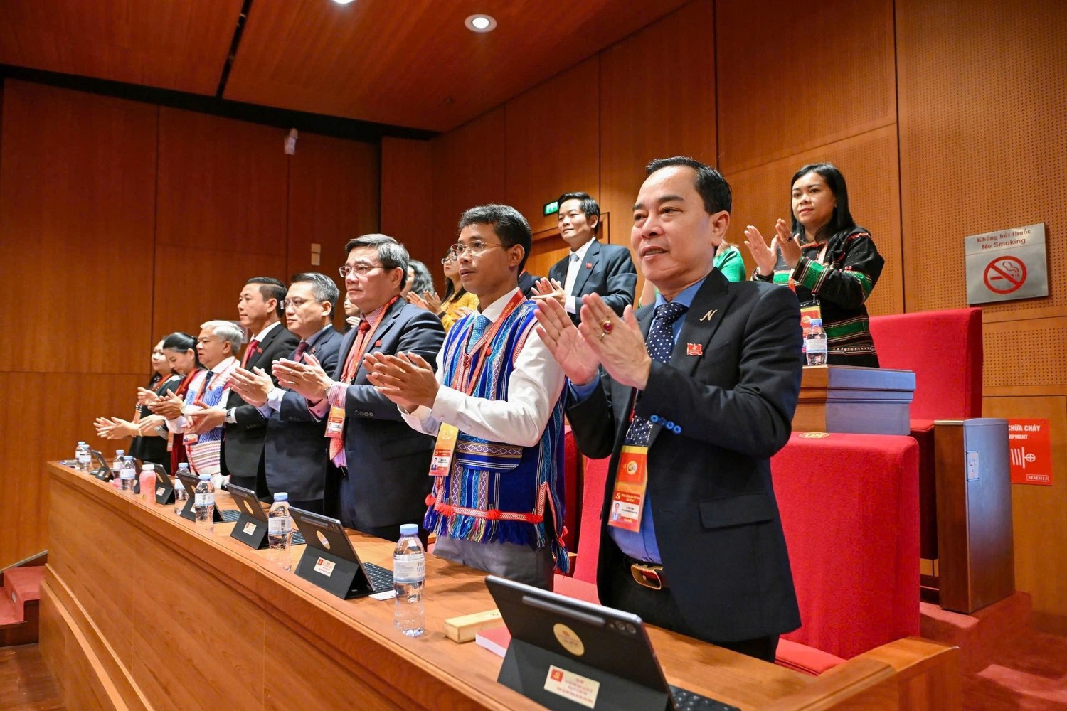 Các đại biểu đoàn Lâm Đồng dự phiên trù bị của Đại hội đại biểu toàn quốc lần thứ XIV.