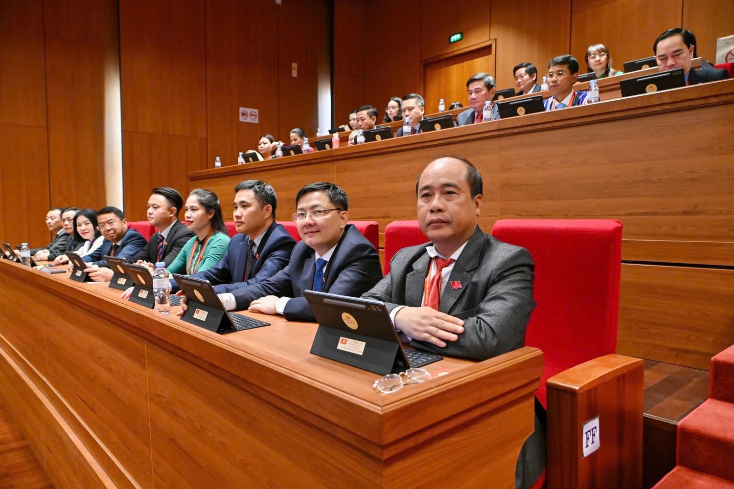 Các đại biểu đoàn Lâm Đồng dự phiên trù bị của Đại hội đại biểu toàn quốc lần thứ XIV.