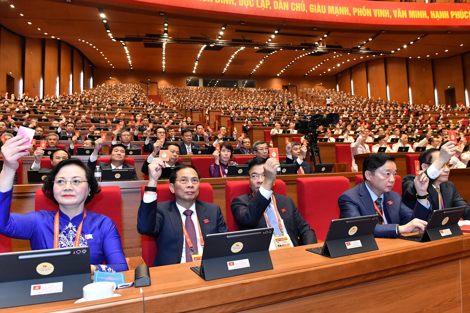 Các đại biểu đoàn Chính phủ dự phiên trù bị của Đại hội đại biểu toàn quốc lần thứ XIV.