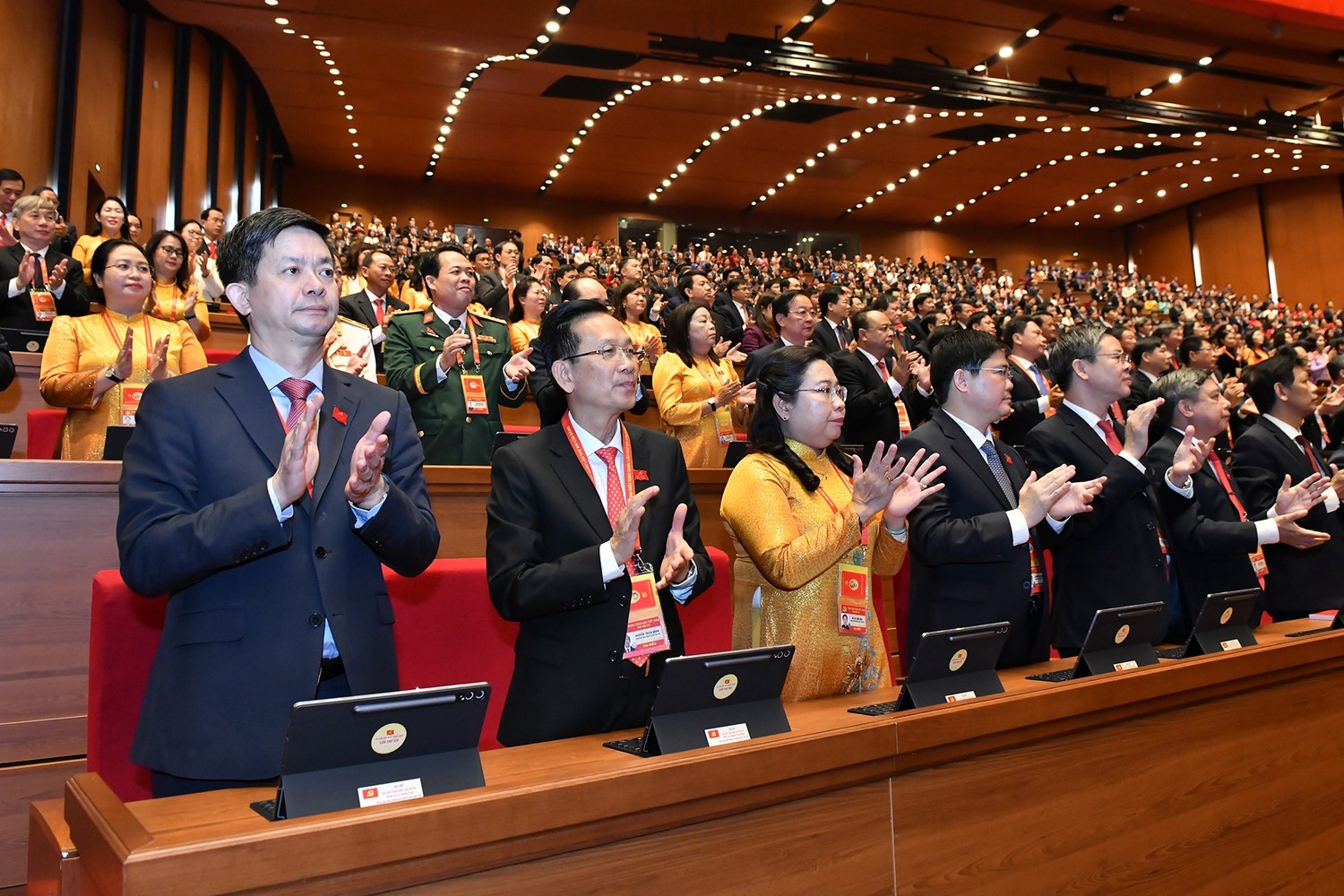 Các đại biểu đoàn Cần Thơ dự phiên trù bị của Đại hội đại biểu toàn quốc lần thứ XIV.