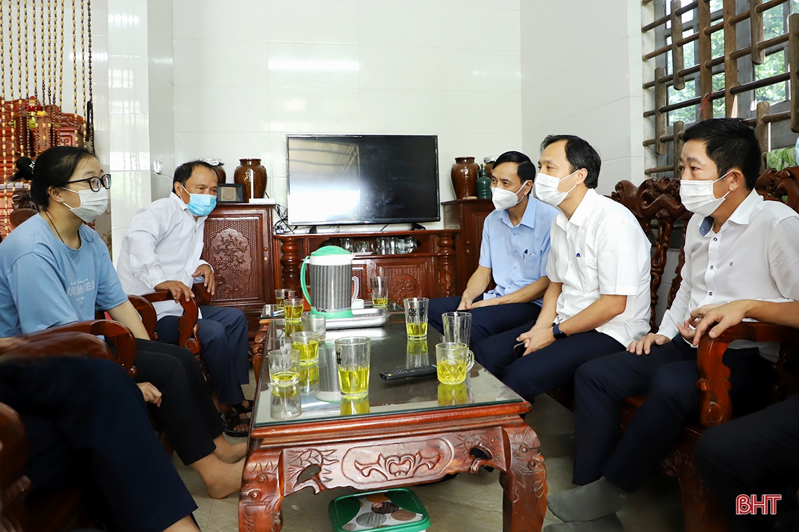 Nâng mức hỗ trợ học đại học cho 2 nữ sinh mồ côi, hoàn cảnh đặc biệt khó khăn ở TP Hà Tĩnh ảnh 5 Nâng mức hỗ trợ học đại học cho 2 nữ sinh mồ côi, hoàn cảnh đặc biệt khó khăn ở TP Hà Tĩnh