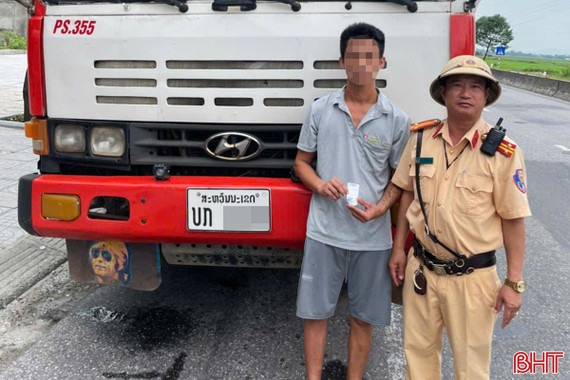 Phạt 54 triệu đồng tài xế dương tính ma túy, không có giấy phép lái xe