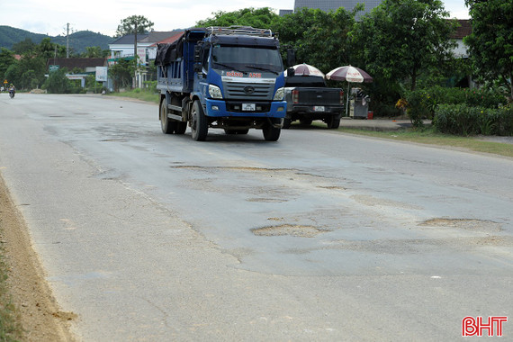 Mối nguy tai nạn trên tuyến tránh quốc lộ 1 tới ngã ba Khe Giao