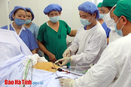 Ngành Y tế Hà Tĩnh đổi mới phong cách, thái độ phục vụ bệnh nhân ảnh 2