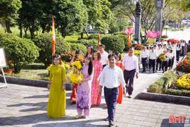 Đông đảo người dân tri ân Đại danh y Hải Thượng Lãn Ông