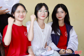 Thí sinh Hà Tĩnh tự tin bước vào buổi thi đầu Kỳ thi tốt nghiệp THPT 