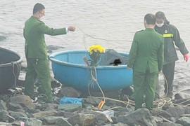 Tìm thông tin về thi thể nam giới trên vùng biển Kỳ Khang