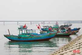 Tạo điều kiện thuận lợi cho ngư dân Hà Tĩnh vươn khơi bám biển