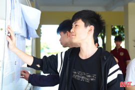 Hơn 900 thí sinh Hà Tĩnh so tài giành 455 “vé” vào trường chuyên