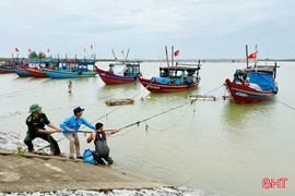 Hà Tĩnh cấm biển từ 7h30 sáng nay phòng tránh bão số 10