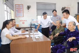 Ra mắt mô hình “Hỗ trợ nhóm đối tượng yếu thế trong giải quyết thủ tục hành chính xã Cẩm Trung”