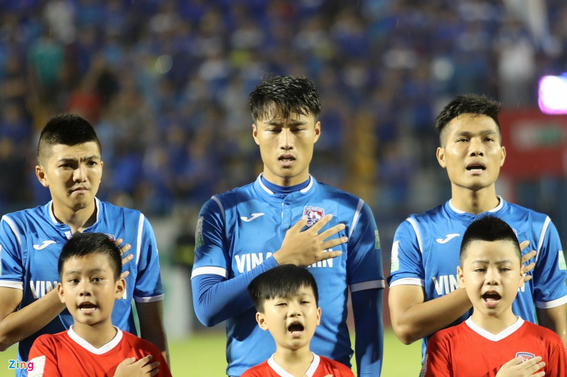 Vì sao CLB Quảng Ninh đứng đầu V.League dù nợ lương cầu thủ?