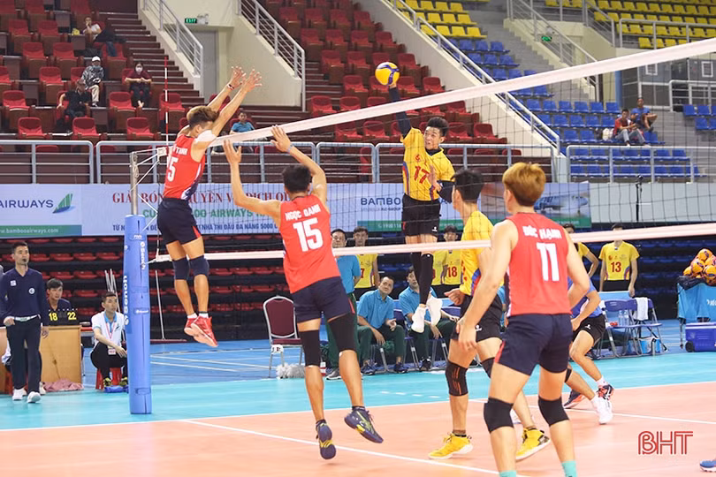 Giải bóng chuyền VĐQG: Hà Tĩnh thắng kịch tính TP. Hồ Chí Minh ngày ra quân 