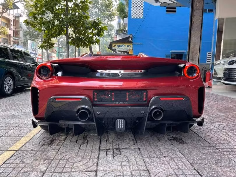 Ferrari 488 Pista Spider thứ hai bất ngờ xuất hiện tại Việt Nam