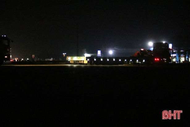 Đèn chiếu sáng tại nút giao QL1A với tuyến tránh TX Kỳ Anh đã hoạt động trở lại