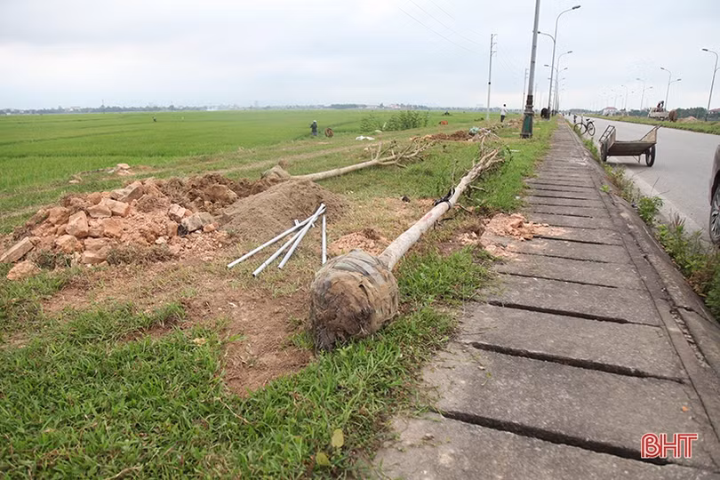 Gặp lại những hình ảnh không đẹp trên tuyến đường 173 tỷ đồng ở TP Hà Tĩnh