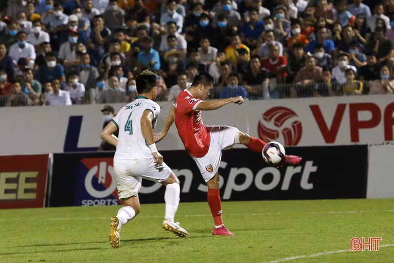 Đối đầu Topenland Bình Định: Hồng Lĩnh Hà Tĩnh cay đắng chia điểm trên sân nhà