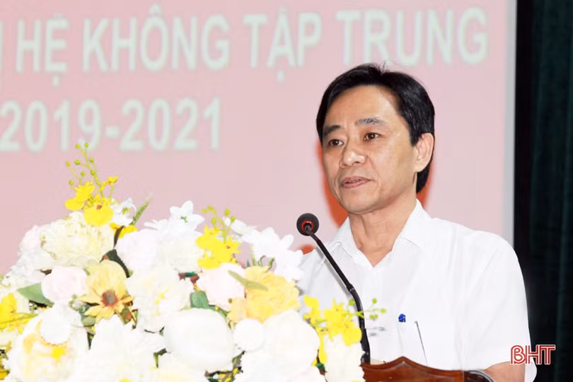 Trao bằng tốt nghiệp cao cấp lý luận chính trị cho 87 học viên Hà Tĩnh