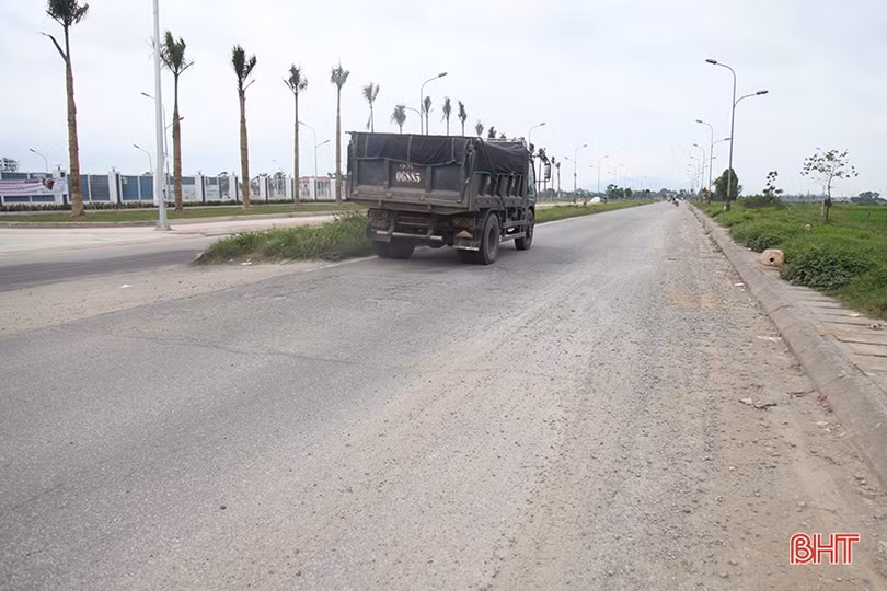 Gặp lại những hình ảnh không đẹp trên tuyến đường 173 tỷ đồng ở TP Hà Tĩnh