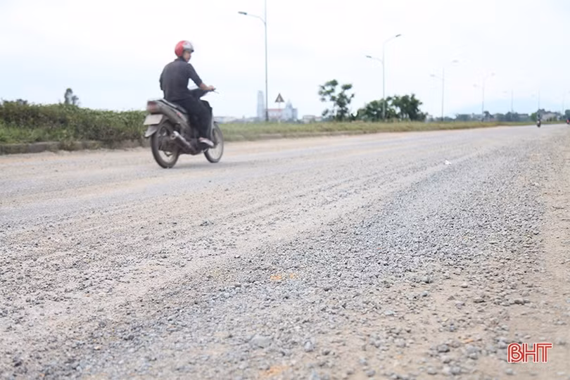 Gặp lại những hình ảnh không đẹp trên tuyến đường 173 tỷ đồng ở TP Hà Tĩnh
