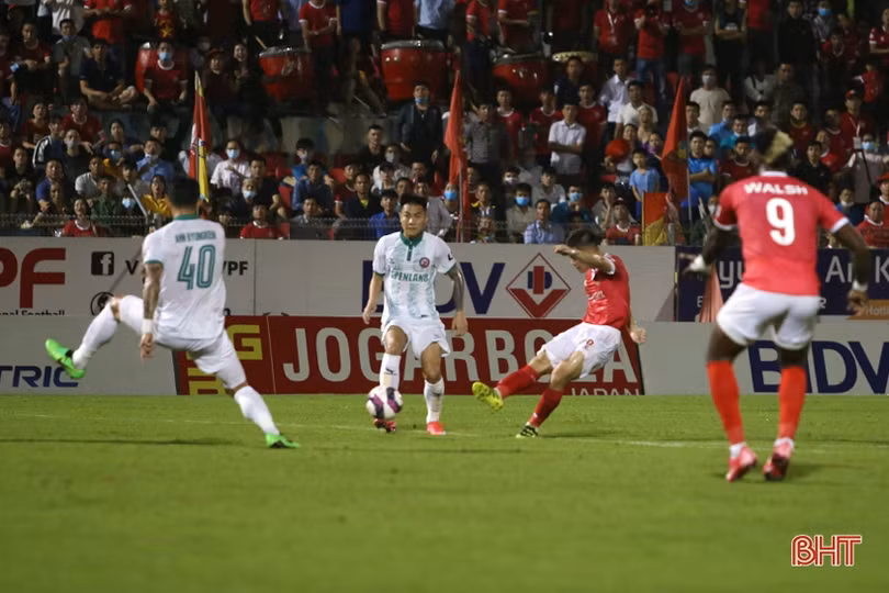 Đối đầu Topenland Bình Định: Hồng Lĩnh Hà Tĩnh cay đắng chia điểm trên sân nhà