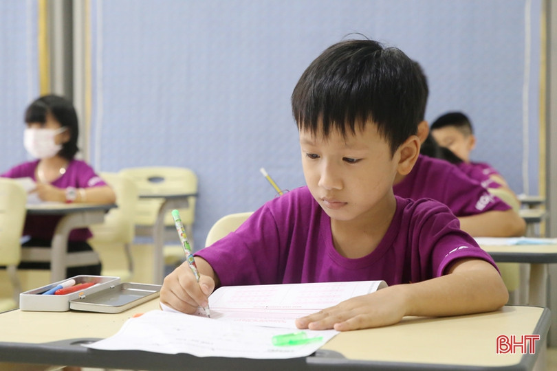 430 học sinh Hà Tĩnh tham gia thi toán quốc tế Kangaroo tại Trường Albert Einstein