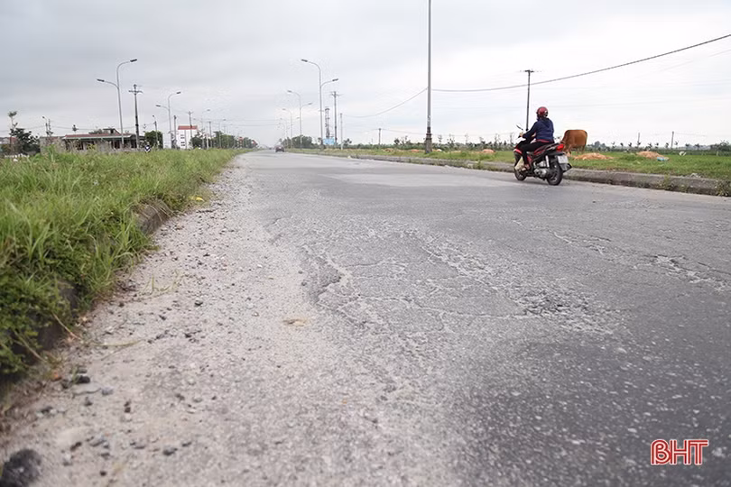 Gặp lại những hình ảnh không đẹp trên tuyến đường 173 tỷ đồng ở TP Hà Tĩnh