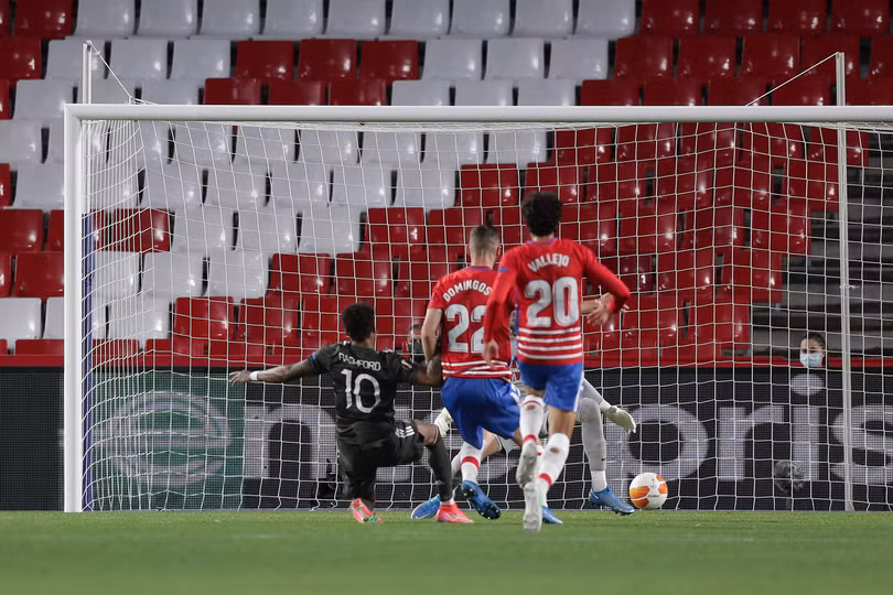 MU đặt một chân vào bán kết Europa League, Arsenal rơi chiến thắng ở phút bù giờ