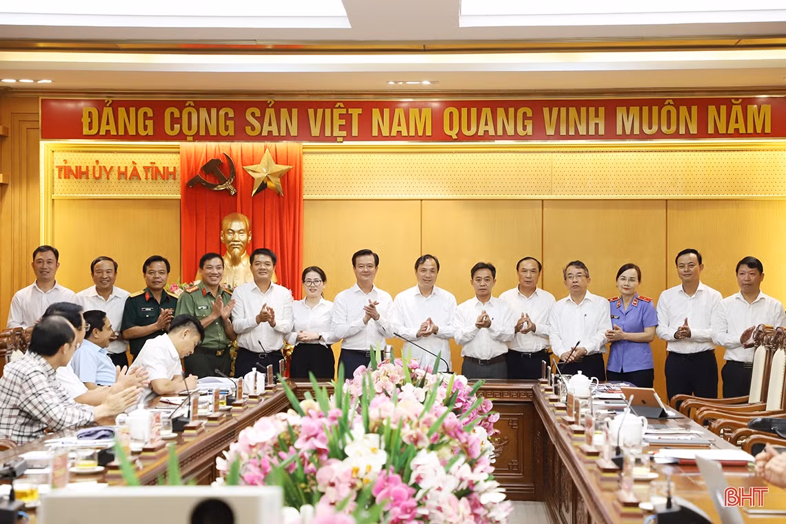 Công bố quyết định thành lập Ban Chỉ đạo phòng, chống tham nhũng, tiêu cực tỉnh Hà Tĩnh