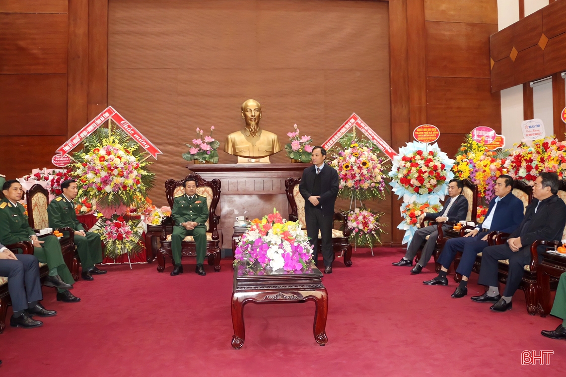 Lãnh đạo Hà Tĩnh chúc mừng ngày truyền thống Quân đội Nhân dân Việt Nam