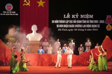 Các tiết mục văn nghệ chào mừng lễ kỷ niệm