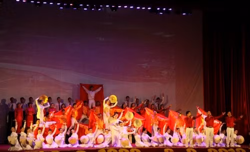 Chương trình nghệ thuật tại lễ kỷ niệm Chương trình nghệ thuật tại lễ kỷ niệm