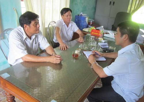 Lãnh đạo xã Cẩm Quan: Mặc dù số tiền không phải là quá lớn nhưng tính chất hành vi của Chủ tịch MTTQ xã thì rất nguy hại vì đã xâm phạm vào tiền của hộ nghèo. Chúng tôi sẽ cương quyết xử lý nghiêm theo đúng thẩm quyền, trách nhiệm”