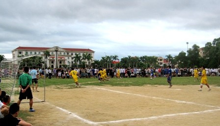 Thành phố Hà Tĩnh tổ chức giải bóng đá các CLB thanh niên tranh cúp Newforcus năm 2012 ảnh 5