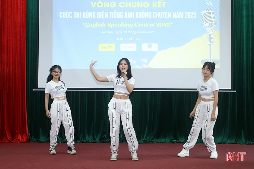 Những câu chuyện ấm áp dưới mái trường (bài cuối): Sự chuẩn mực, tri thức và tình yêu thương làm nên môi trường giáo dục nhân văn