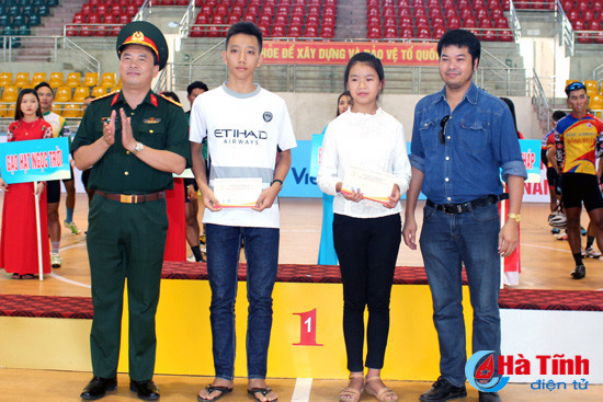 cua ro le nguyet minh ve nhat chang 3 cuoc dua xe dap ve truong son