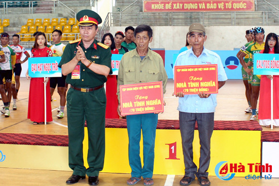 cua ro le nguyet minh ve nhat chang 3 cuoc dua xe dap ve truong son