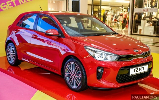 kia rio 2017 chot gia 424 trieu dong